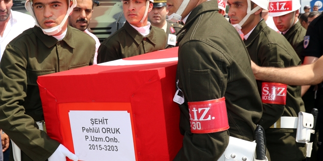 Şehit Uzman Onbaşı Oruk, Erzurum'da defnedildi