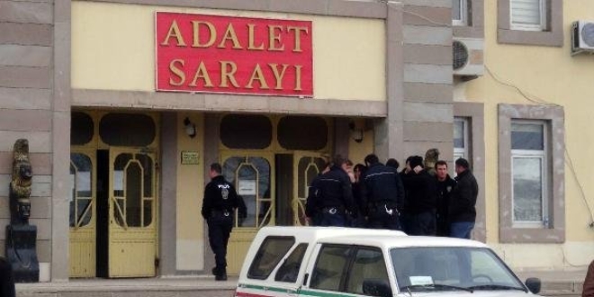 Kars'ta PKK'ya eleman kazandıran 3 kişi tutuklandı