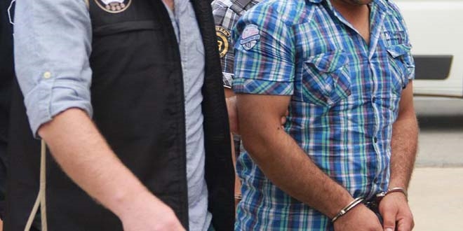 A�r�'da g�zalt�na al�nan 13 polis tutukland�