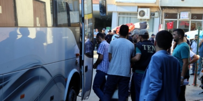 Bursa'da 5 'emniyet imam' dahil 32 kii tutukland