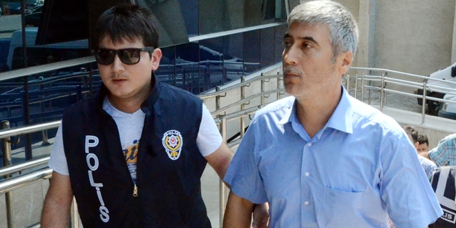 Zonguldak'ta 1'i kadın 13 kamu görevlisi tutuklandı