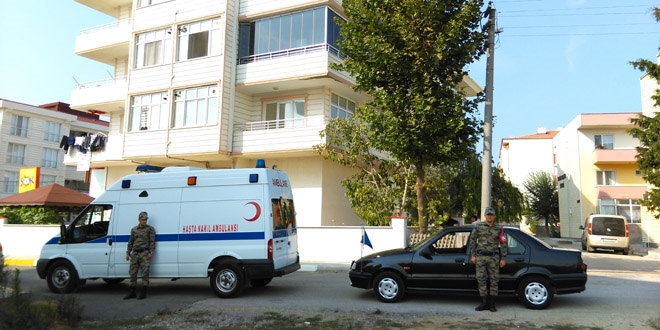 Şehit Astsubay Yılmaz'ın babaevine acı haber ulaştı