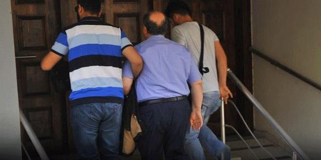 İzmir'de 13 kişi gözaltına alındı
