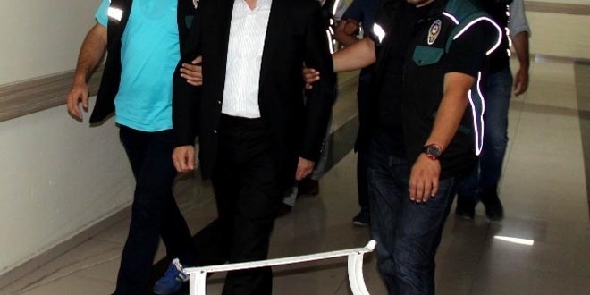 Adana'da soruturma kapsamnda 33 polis adliyeye sevk edildi