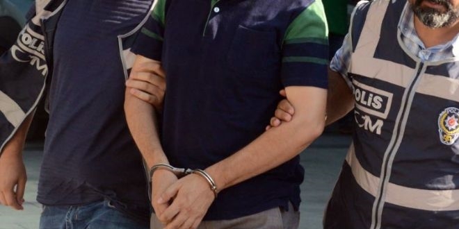 Van'da 54 emniyet mensubu gözaltına alındı