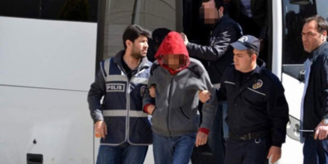 Diyarbak�r'da g�zalt�na al�nan 13 ki�iden, 5'i tutukland�