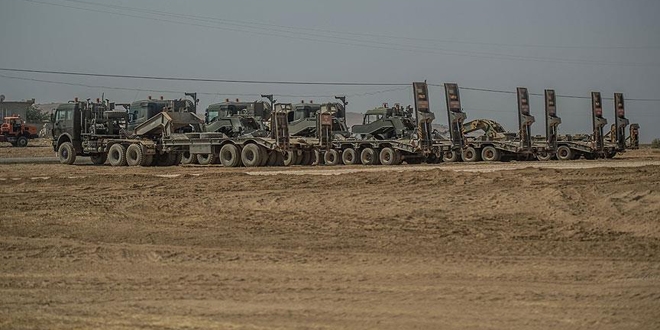 Tank ve zırhlı personel taşıyıcılar sınırda bekliyor