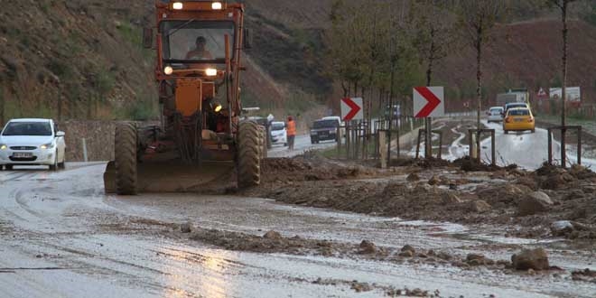 Ankara - Çankırı karayolu trafiğe kapandı
