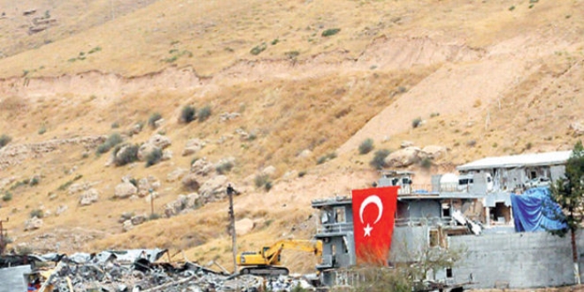Bombayı sınırdan geçirip kırsalda yüklemişler