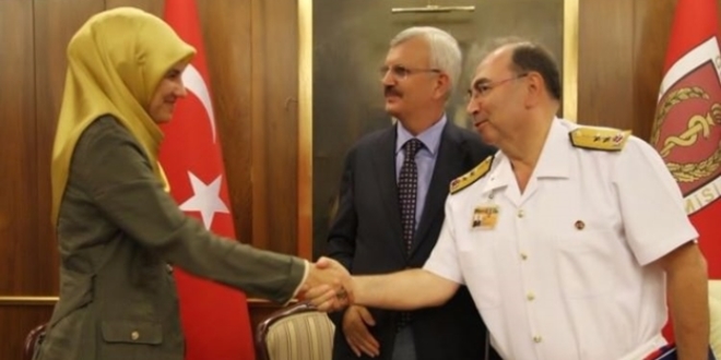 Bakan Akdağ'dan 'başörtülü başhekim' açıklaması