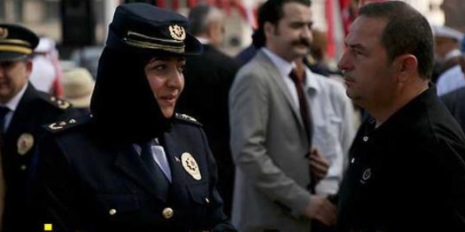Polislere başörtüsü yasağının kaldırılmasının ardından bir ilk