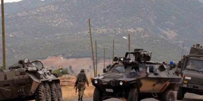 PKK Bitlis'te öğretmenlere saldırdı