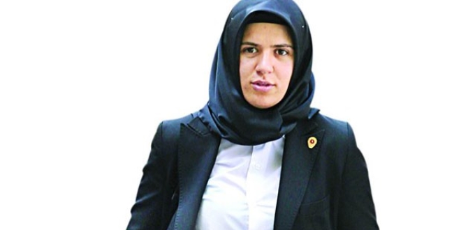 Türkiye'nin ilk başörtülü polisi