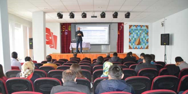 Mersin'de Suriyeli öğretmenlere eğitim verilmeye başlandı
