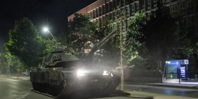 Darbe girişiminde kullanılan tanklar Suriye'de