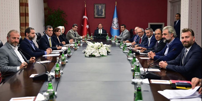Bakan Yılmaz, Maarif Vakfı Mütevelli Heyetini kabul etti