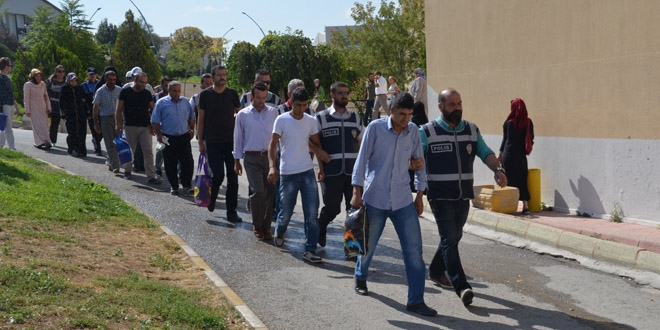 Karaman'da 'ByLock' kullanan 2 kişi tutuklandı