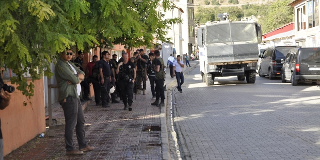 Hakkari'de izinsiz gösteri: 9 kişi gözaltına alındı