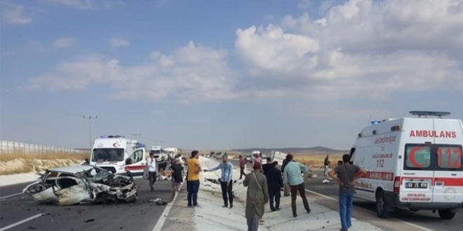 Afyonkarahisar'da trafik kazas: 5 l, 4 yaral