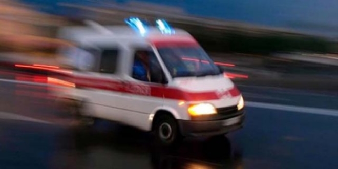 Mevsimlik işçileri taşıyan minibüs devrildi: 11 yaralı