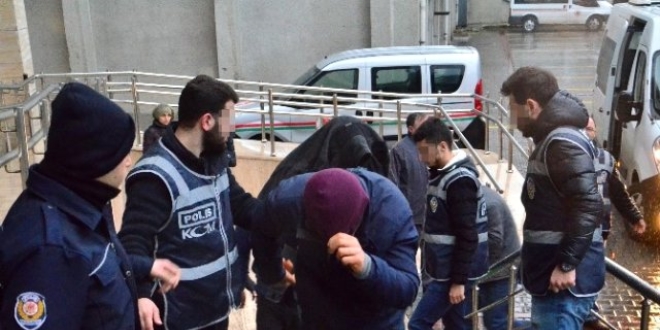 Zonguldak'ta 1 imam ve 2 işçi tutuklandı