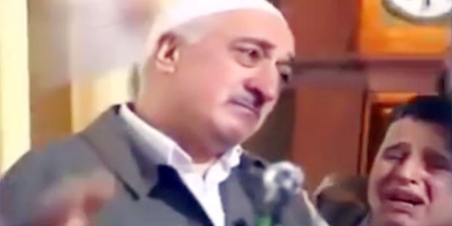 Fetullah Gülen'e yelpaze sallayan şahıs gözaltına alındı