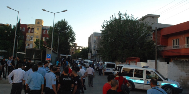 Adıyaman adliyesi önünde kavga: 4 yaralı