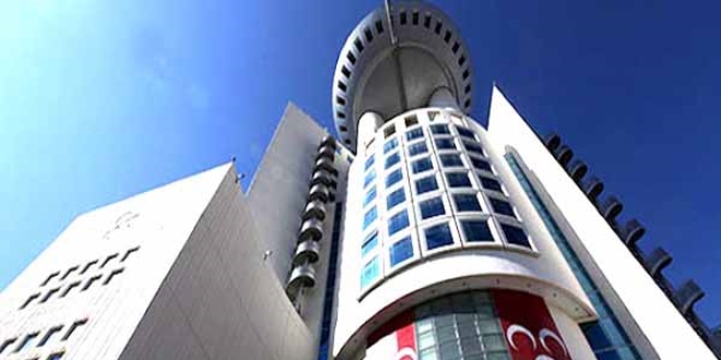 MHP'de 5 ilçe teşkilatı görevden alındı