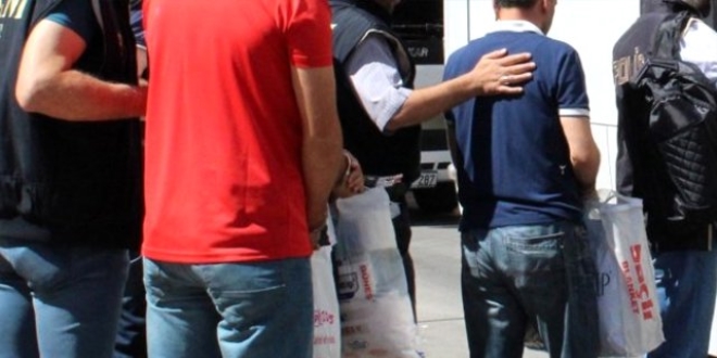 Sakarya'da 1'i öğretmen, 3 kamu görevlisi tutuklandı