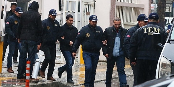 Kocaeli'de, adliyeye sevk edilen 10 eski askerden 6's tutukland