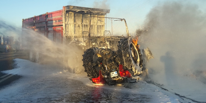 Şanlıurfa'da traktör ile kamyon çarpıştı:1 ölü, 25 yaralı