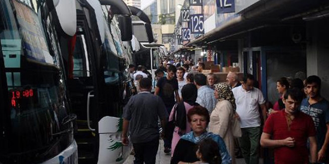 Otagarlarda bayram yoğunluğu başladı