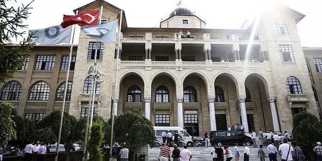Gazi Üniversitesi eski dekanı FETÖ'den tutuklandı