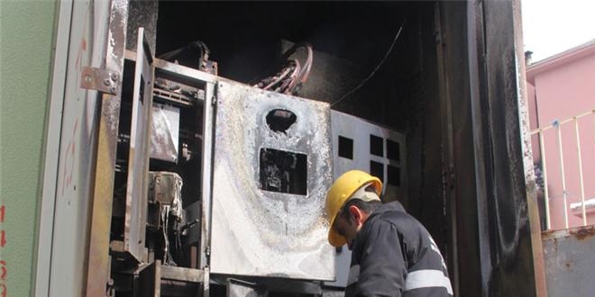 Van'da elektrik trafosu patladı