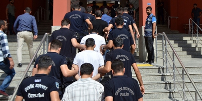 Isparta'da 'ByLock' kullanan 32 kii tutukland