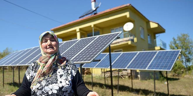 'Kezban ana' evini güneşten aydınlatıyor
