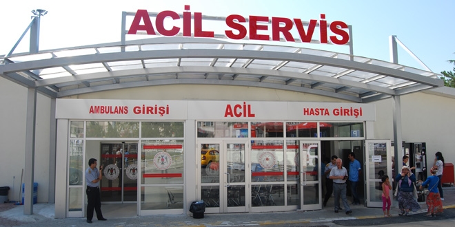 Erzurum'da muhtar kaza yapt�: 3 �l�, 2 yaral�