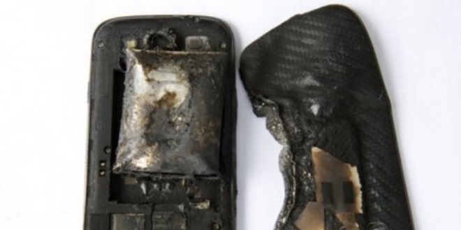 Konya'da otomobilde bırakılan cep telefonu patladı