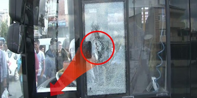 �stanbul'da halk otob�s�ne silahl� sald�r�