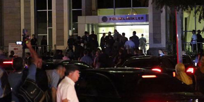 Bakan Albayrak'ın ağabeyi kaza geçirdi: 4 yaralı