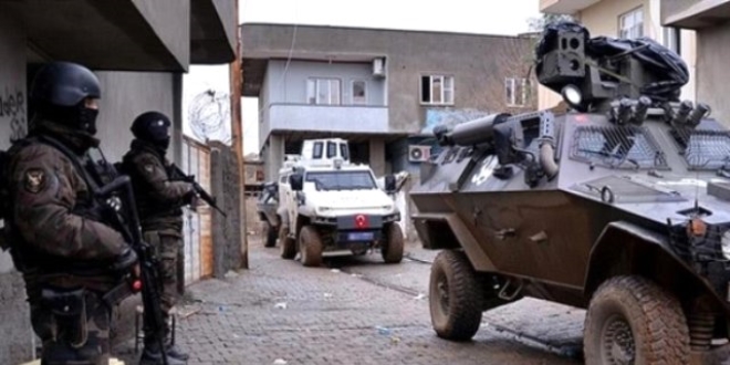 Batman'da PKK'ya ynelik operasyonda 4 kii tutukland
