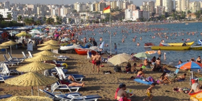 Mersin'de sahiller doldu