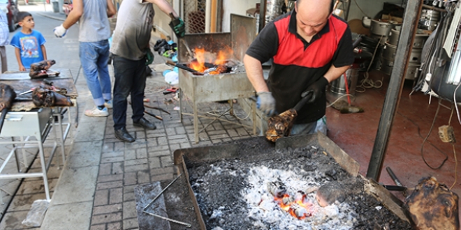 Demir d�vd�kleri ocaklarda 'kelle pa�a' �t�yorlar
