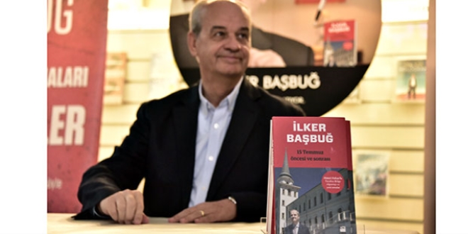 İlker Başbuğ, '15 Temmuz Öncesi ve Sonrası' kitabını imzaladı