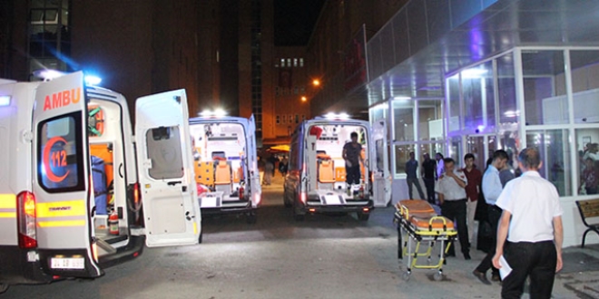 Erzincan'da trafik kazası: 4 yaralı