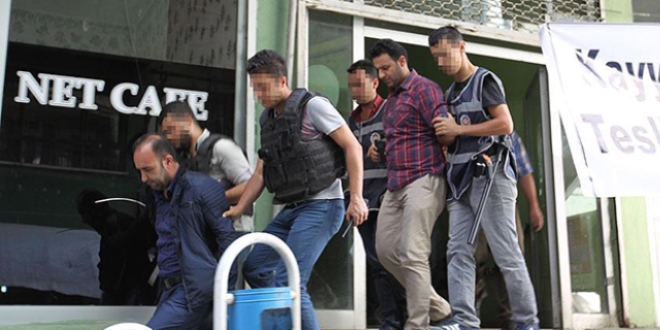Hakkari'de görevlendirme protestosuna 27 gözaltı