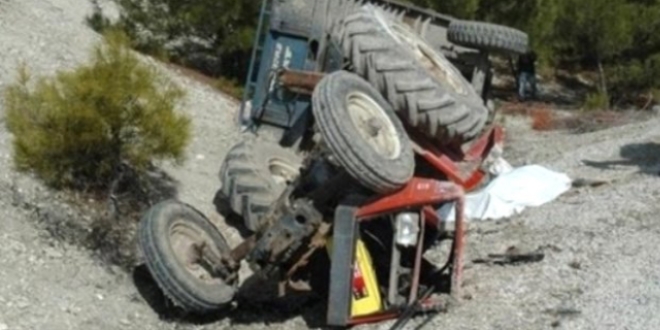 Tokat'ta traktör devrildi: 1 ölü, 1 yaralı