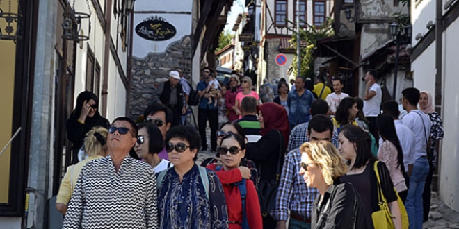 Safranbolu'ya bir haftada 200 bin turist geldi
