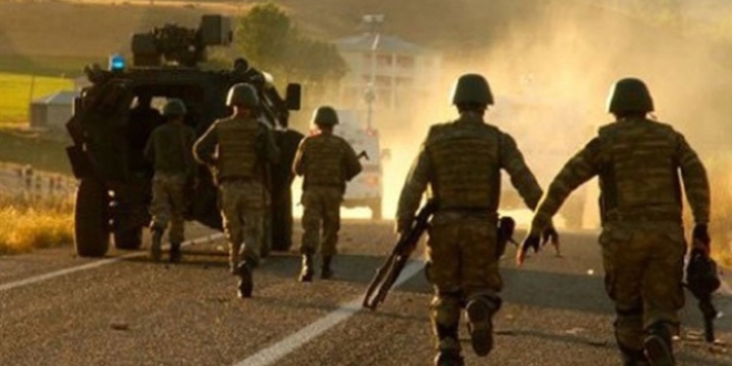 Hakkari'de atma: 3 asker ehit, 4 yaral