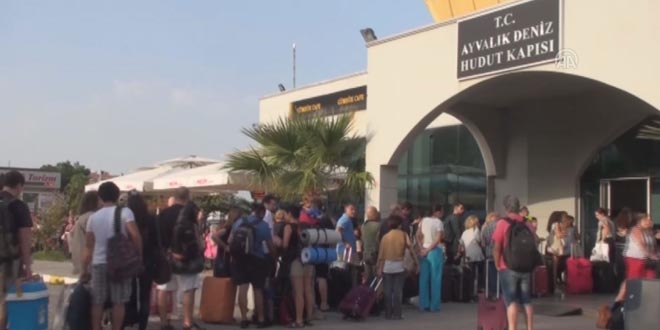 Midilli Adası'na bayram tatili süresince 20 bin kişi geçti